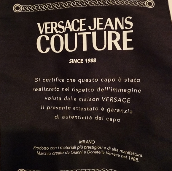 Versace - Picture 2 of 7